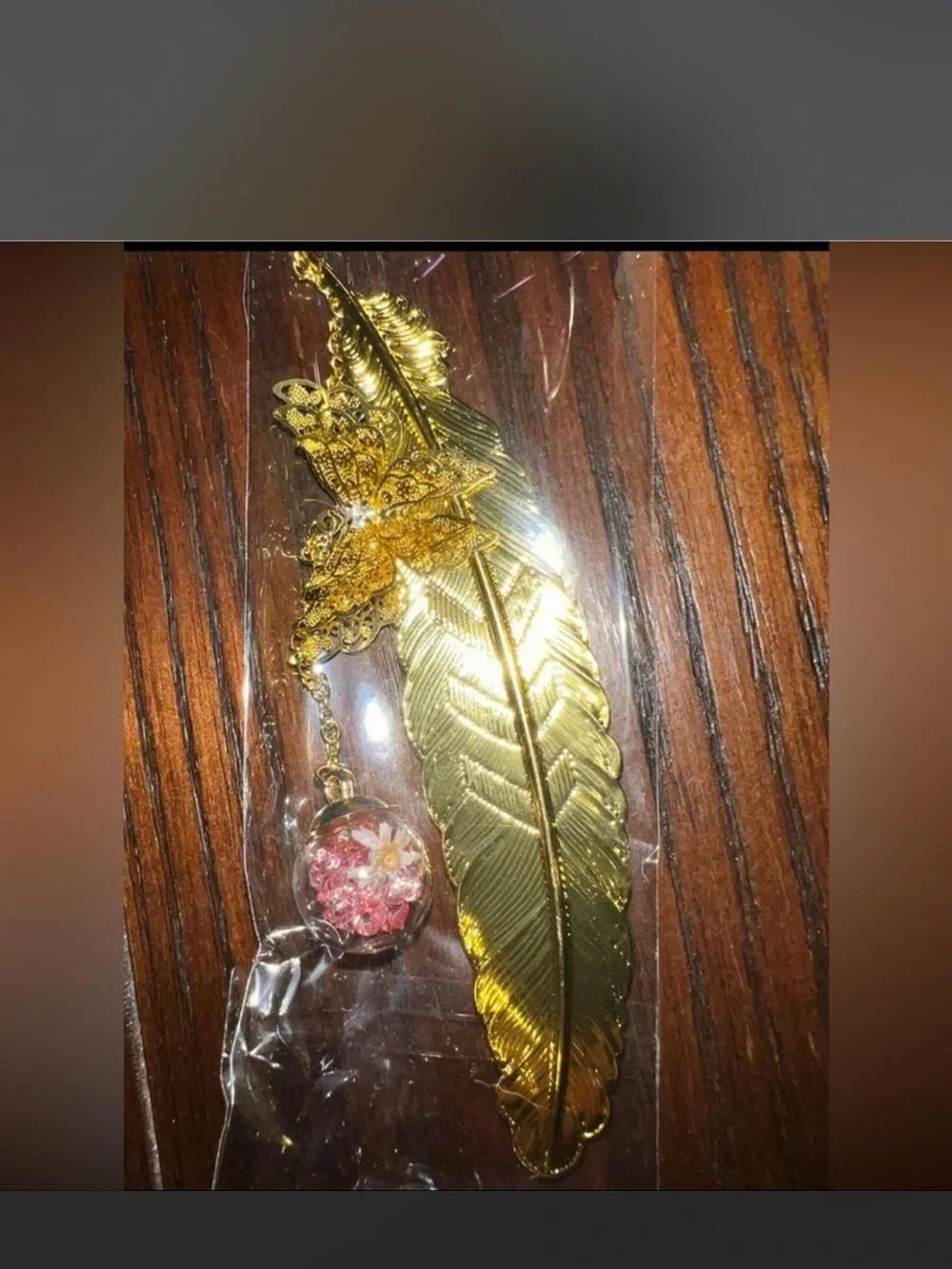 N/A elegant gold